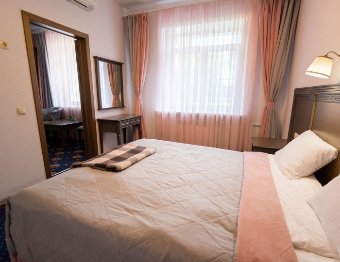 «Люкс» 2-местный 2-комнатный, Корпус «Сочи» - Санаторий «Елочки Минфина РФ» Домодедово